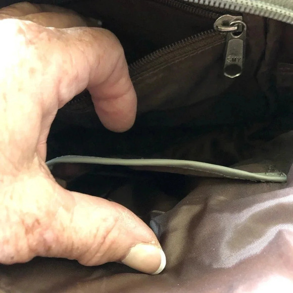 Montauk Leather Club Genuine Leather Adjustable Crossbody,3 zip pockets,unisex - Picture 4 of 11